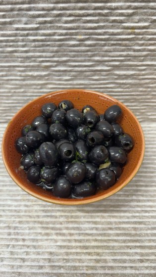 zwarte olijven knoflook